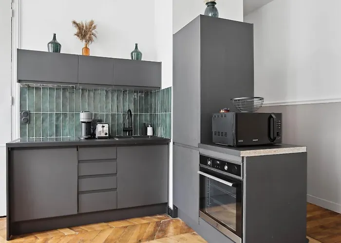 Apartament Champs Elysees Luxury 3 Bed Paryż