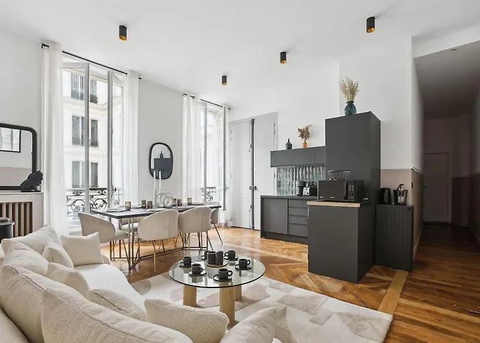 Apartament Champs Elysees Luxury 3 Bed