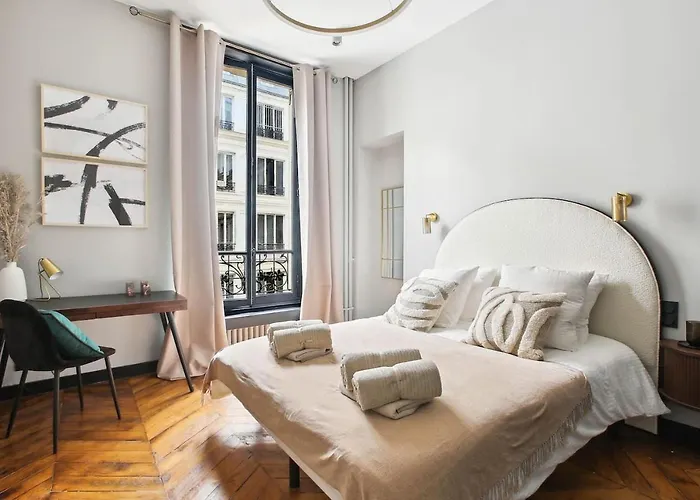 Apartament Champs Elysees Luxury 3 Bed