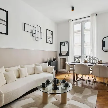 Champs Elysees Luxury 3 Bed * París
