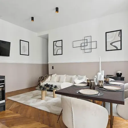 Champs Elysees Luxury 3 Bed Párizs