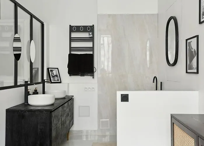 Champs Elysees Luxury 3 Bed شقة