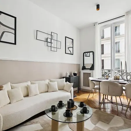 Champs Elysees Luxury 3 Bed * パリ