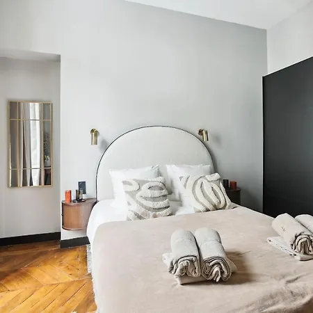 Champs Elysees Luxury 3 Bed アパート *